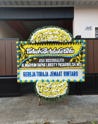 Papan Bunga Duka di Arjawinangun